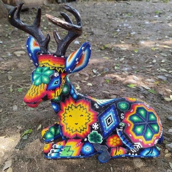 2 Deer figurine ideal for decoration, Huichol art / Wixarika, Mexican folk art, Made of resin and beads