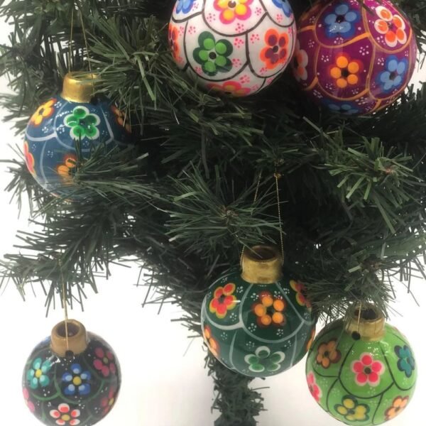 6 pieces of Ceramic Christmas ornaments / Mexican ornaments, inspired by the Talavera of Mexican art, Christmas ornaments