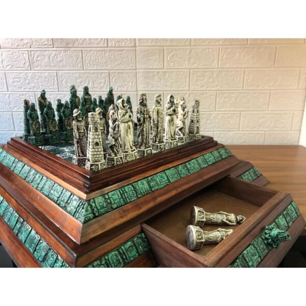 Chess set, Resin Chess set in green and white, Mexican chess, Chess set handmade, Soviet chess set, Wooden chess