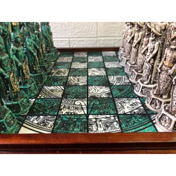 Chess set, Resin Chess set in green and white, Mexican chess, Chess set handmade, Soviet chess set, Wooden chess