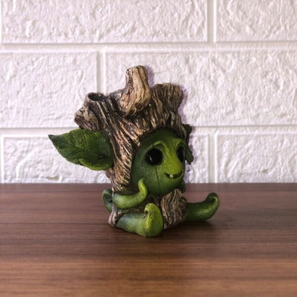 Log Planter Sculpture for Flowers, Cactus and Succulent Plants, Indoor or Outdoor Home Decor, Modern Flower Pot, Animal Planter