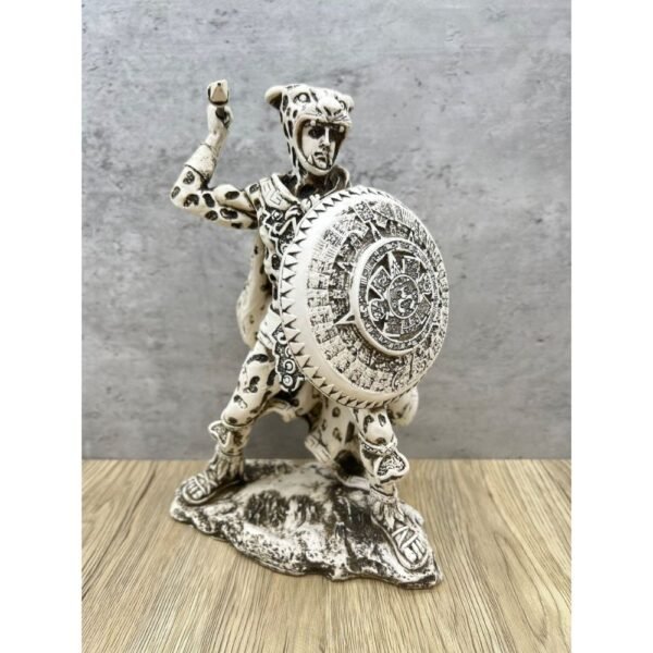 Aztec Warrior In Battle Mexican decoration, Aztec art, Prehispanic, Aztec decor, Mexican statue