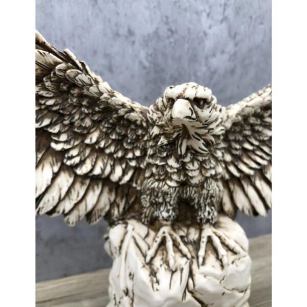 Grey eagle statue, Eagle figurine, Flying eagle, Eagle decoration, Chichen Itzá pyramid Sculpture made of resin