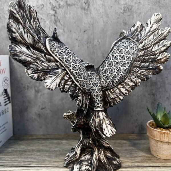 Grey eagle statue, Eagle figurine, Flying eagle, Eagle decoration, Sculpture made of resin