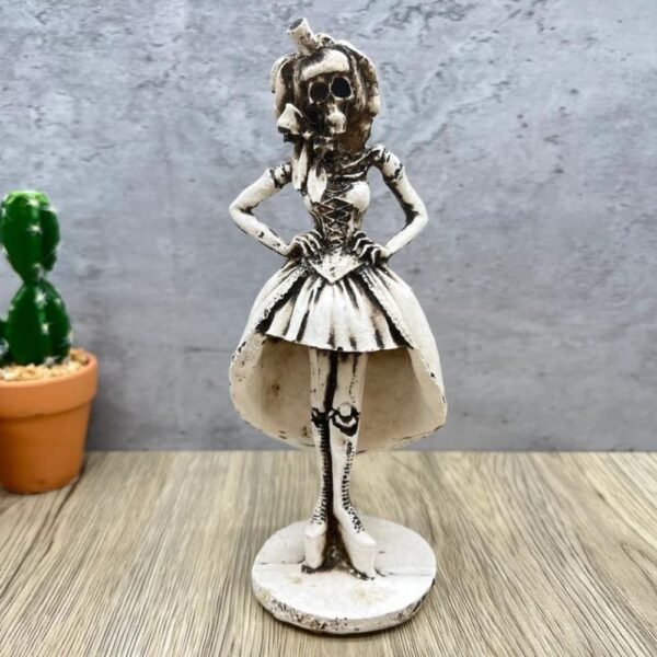 💃🌹 8" Beige Resin Catrina Figurine – A Solemn Tribute for Día de los Muertos 💃🌹