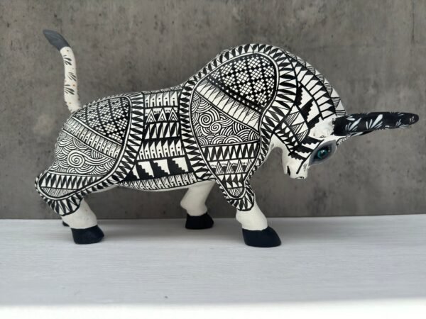 Large Bull Figurine Mexican Folk Art Alebrije Statue Wooden Authentic Oaxaca Artidsns Bull As Mexican Decoration Art Wood Carved By Hand - Image 3
