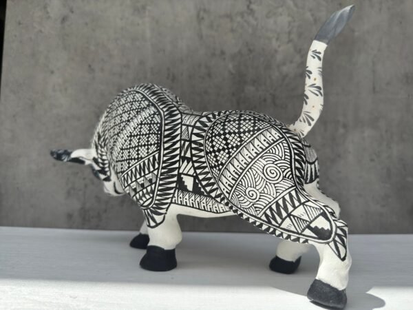 Large Bull Figurine Mexican Folk Art Alebrije Statue Wooden Authentic Oaxaca Artidsns Bull As Mexican Decoration Art Wood Carved By Hand - Image 5