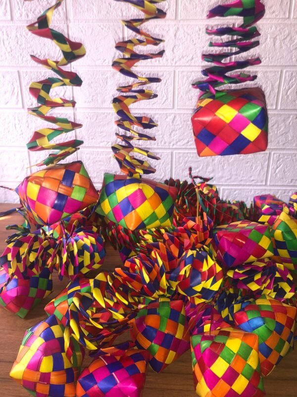 6 Christmas ornaments, Mexican ornaments, Mexican christmas, Made of palm leaves, Ideal for the Christmas tree, inspired by Mexican art - Image 3