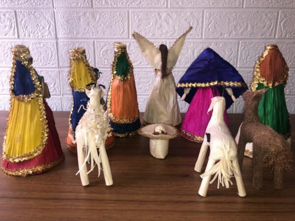 Hummel nativity, Mexican christmas, Mexican ornaments, Nativity figures, Hummel nativity set, Christmas manger, Mexican nativity - Image 4