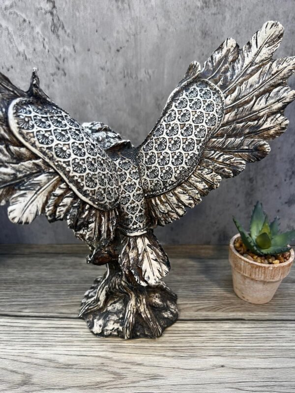 Grey eagle statue, Eagle figurine, Flying eagle, Eagle decoration, Sculpture made of resin - Image 6