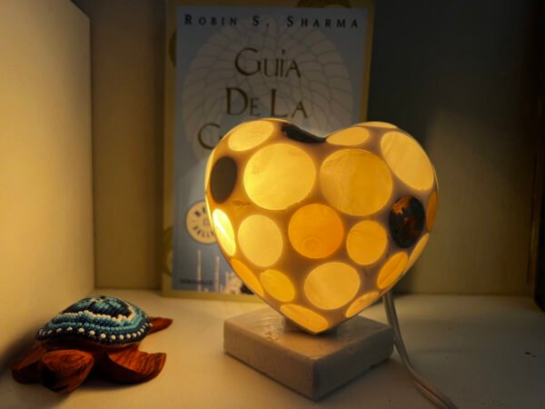 Table lamp crystal, Stone lamp, Heart figurine, Onyx lamp, Heart lamp, Love lamp, Yellow and white color - Image 3