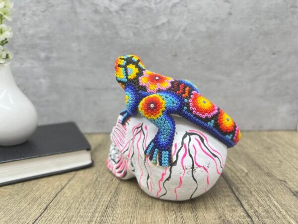 Iguana Human skull Huichol Sculpture Of Mexican Folk Art, Skull head  Wixarika As A Mexican Decorative Figure , Made Of Wood And Beads - Image 4