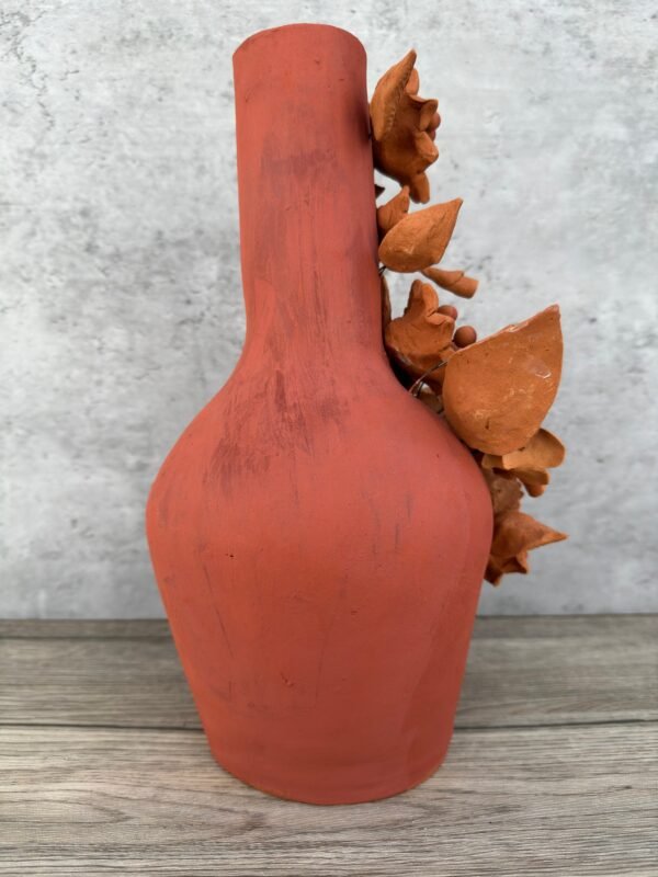 Handcrafted Oaxacan Clay Vase with Pastillaje Or Filigrana - Natural Clay Mexican Artistry, Decorative Home Accent, Unique Artisanal Piece - Image 4