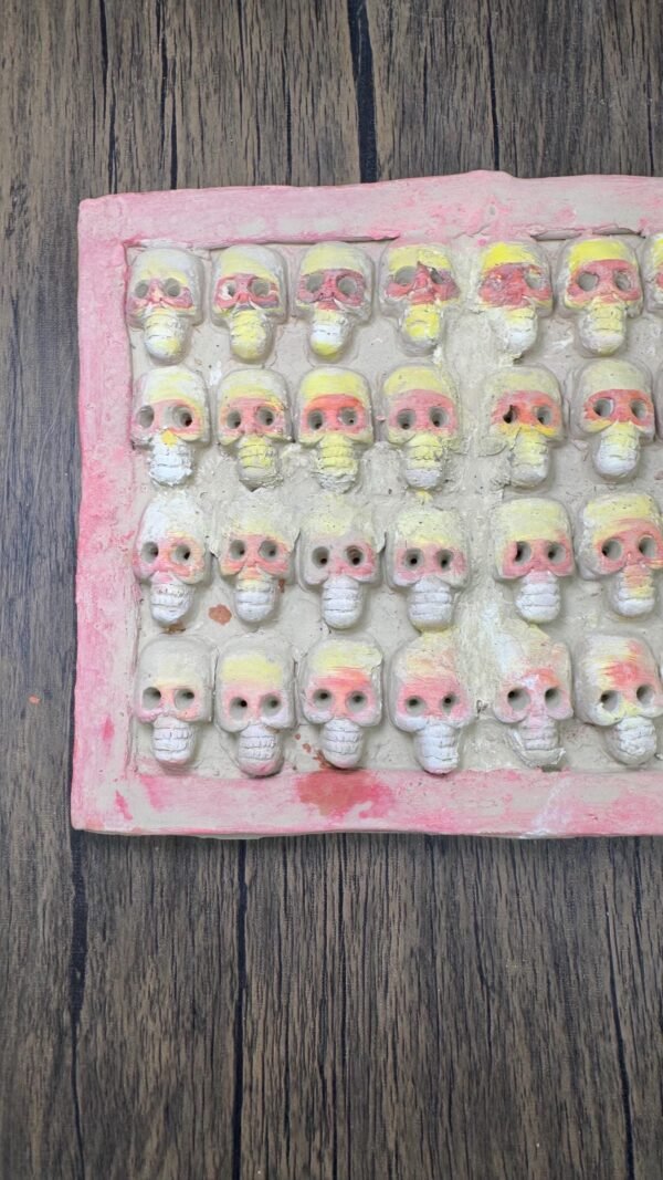 Wall Plate Of Fugurine Skulls Handcraft Mexican Culture Home Decor Prehispanic Vintage Rustic Clay  Antique Ancrestral Figurines - Image 3