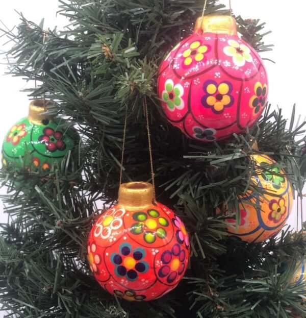 6 pieces of Ceramic Christmas ornaments / Mexican  ornaments, inspired by the Talavera of Mexican art, Christmas ornaments