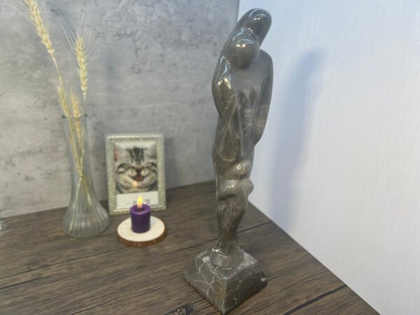 Couple sculpture, Woman sculpture, Family statue, Family figure, Gemstone family, Family sculpture, Crystal family - Image 2