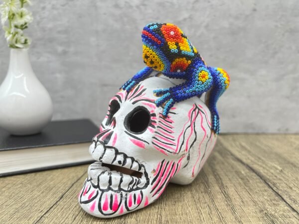 Iguana Human skull Huichol Sculpture Of Mexican Folk Art, Skull head  Wixarika As A Mexican Decorative Figure , Made Of Wood And Beads - Image 2