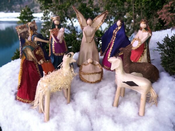 Hummel nativity, Mexican christmas, Mexican ornaments, Nativity figures, Hummel nativity set, Christmas manger, Mexican nativity