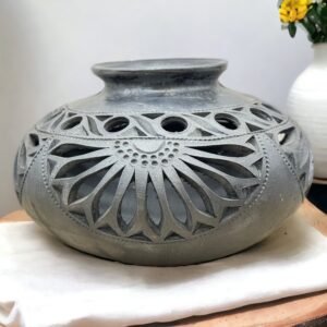 Cantarito Flower Vase Of Black Clay Authentic From Oaxaca Mexico, Handmade And Elegant Lamp  Interior Home Design Decor Centerpiece Jarron