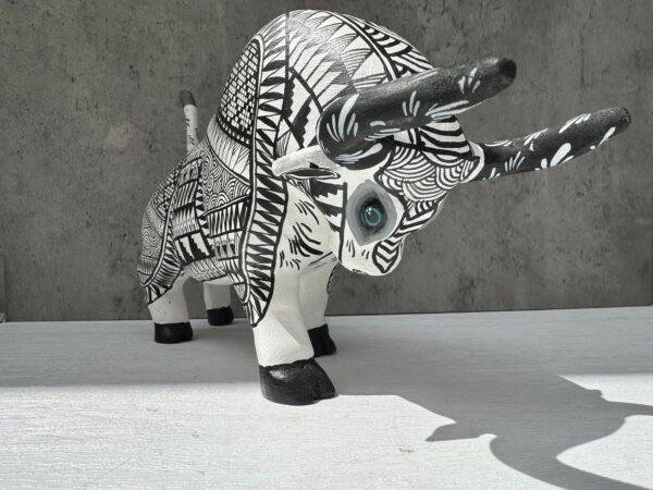 Large Bull Figurine Mexican Folk Art Alebrije Statue Wooden Authentic Oaxaca Artidsns Bull As Mexican Decoration Art Wood Carved By Hand - Image 2