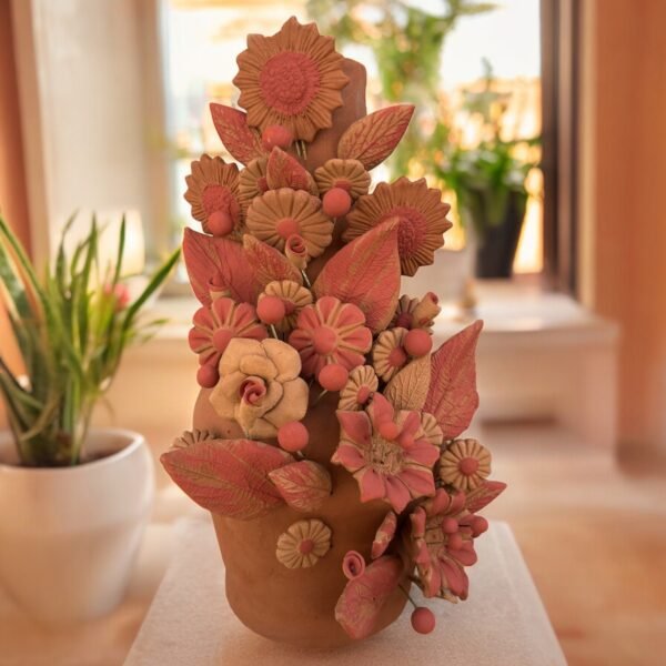 Handcrafted Oaxacan Clay Vase with Pastillaje Or Filigrana - Natural Clay Mexican Artistry, Decorative Home Accent, Unique Artisanal Piece