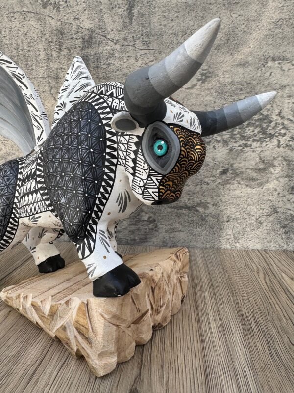 Large Bull Figurine Mexican Folk Art Alebrije Statue Wooden Authentic Oaxaca Artidsns Bull As Mexican Decoration Art Wood Carved By Hand - Image 2