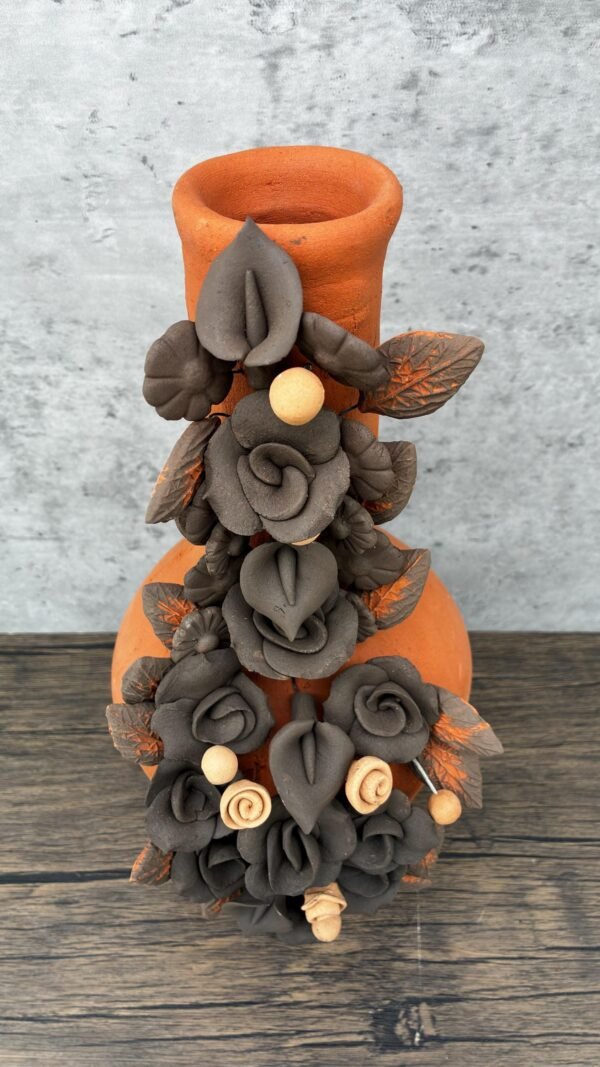 Handcrafted Oaxacan Clay Vase with Pastillaje Or Filigrana - Natural Clay Mexican Artistry, Decorative Home Accent, Unique Artisanal Piece - Image 4
