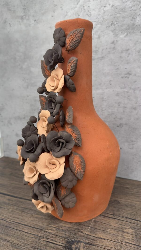 Handcrafted Oaxacan Clay Vase with Pastillaje Or Filigrana - Natural Clay Mexican Artistry, Decorative Home Accent, Unique Artisanal Piece - Image 3