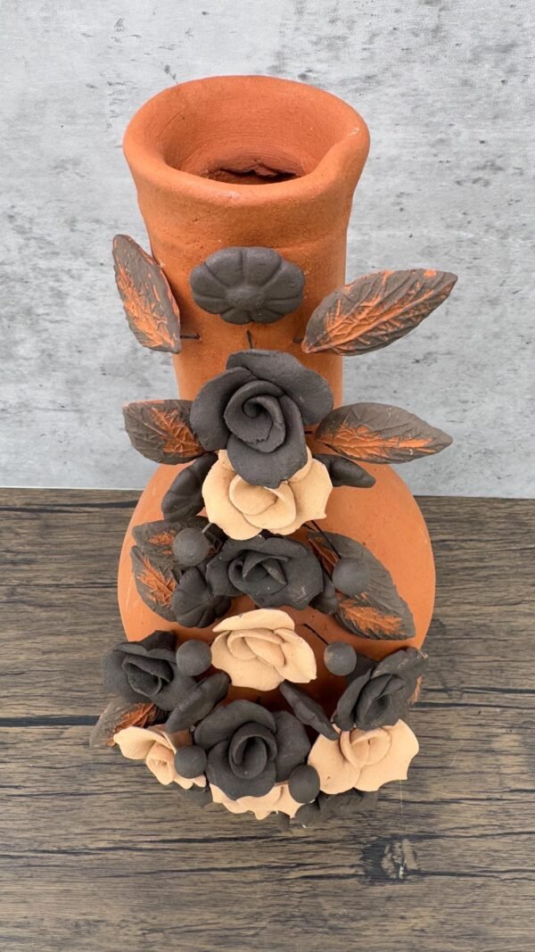 Handcrafted Oaxacan Clay Vase with Pastillaje Or Filigrana - Natural Clay Mexican Artistry, Decorative Home Accent, Unique Artisanal Piece - Image 4