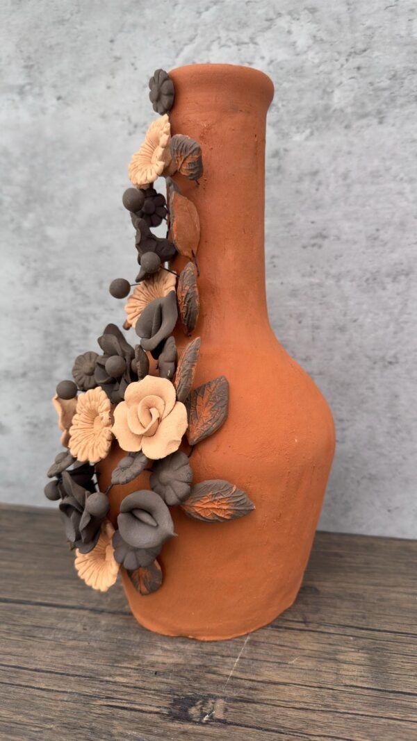 Handcrafted Oaxacan Clay Vase with Pastillaje Or Filigrana - Natural Clay Mexican Artistry, Decorative Home Accent, Unique Artisanal Piece - Image 3
