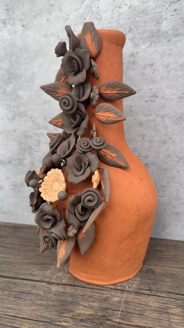 Handcrafted Oaxacan Clay Vase with Pastillaje Or Filigrana - Natural Clay Mexican Artistry, Decorative Home Accent, Unique Artisanal Piece - Image 3