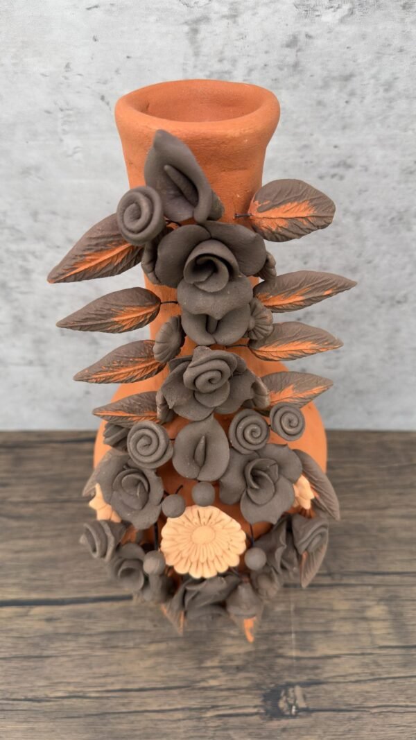 Handcrafted Oaxacan Clay Vase with Pastillaje Or Filigrana - Natural Clay Mexican Artistry, Decorative Home Accent, Unique Artisanal Piece - Image 4
