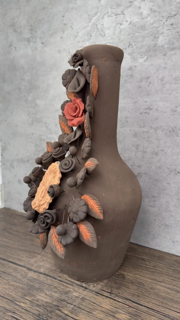 Handcrafted Virgin Oaxacan Clay Vase with Pastillaje Or Filigrana - Natural Clay Mexican Artistry, Decorative Home Accent, Unique Artisanal - Image 4