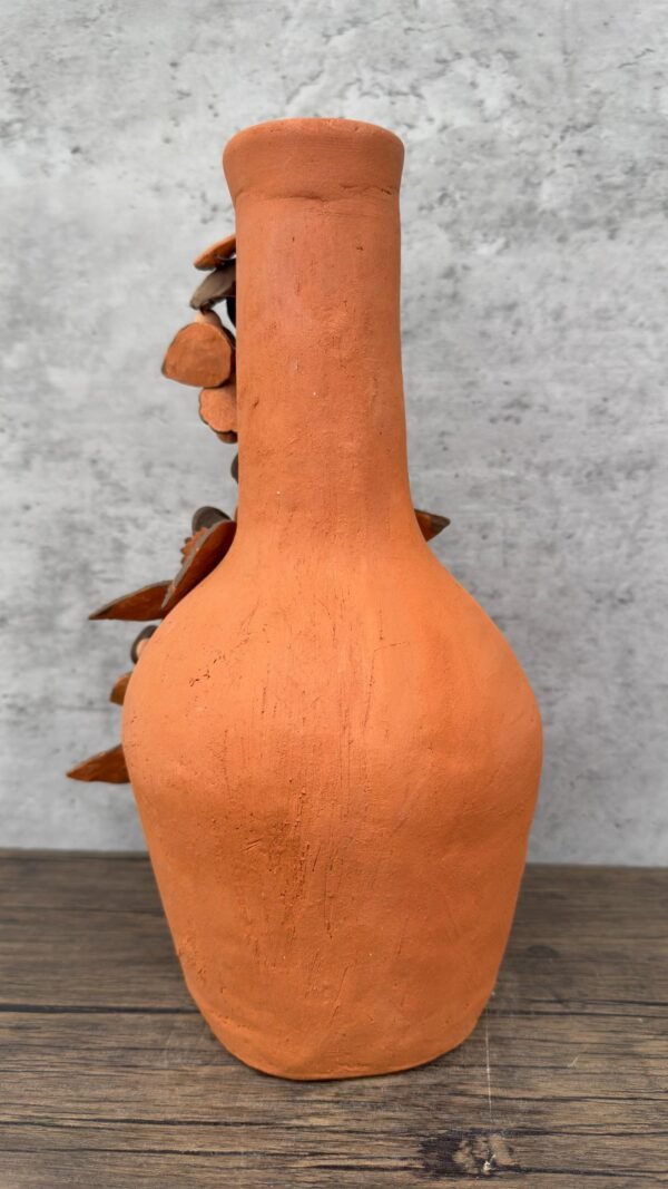 Handcrafted  Oaxacan Clay Vase with Pastillaje Or Filigrana - Natural Clay Mexican Artistry, Decorative Home Accent, Unique Artisanal Piece - Image 5