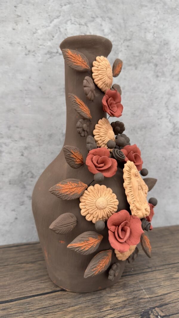 Handcrafted Virgin Oaxacan Clay Vase with Pastillaje Or Filigrana - Natural Clay Mexican Artistry, Decorative Home Accent, Unique Artisanal - Image 3