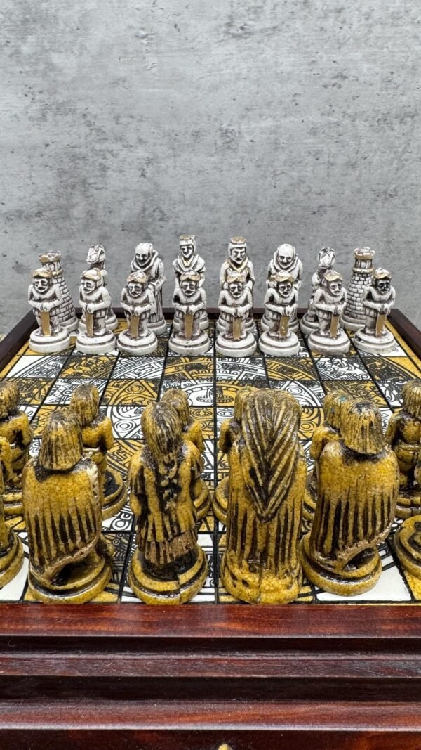 Chess set, Resin Chess set in green and white, Mexican chess, Chess set handmade, Soviet chess set, Wooden chess - Image 5
