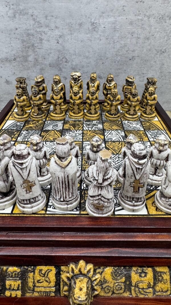 Chess set, Resin Chess set in green and white, Mexican chess, Chess set handmade, Soviet chess set, Wooden chess - Image 6