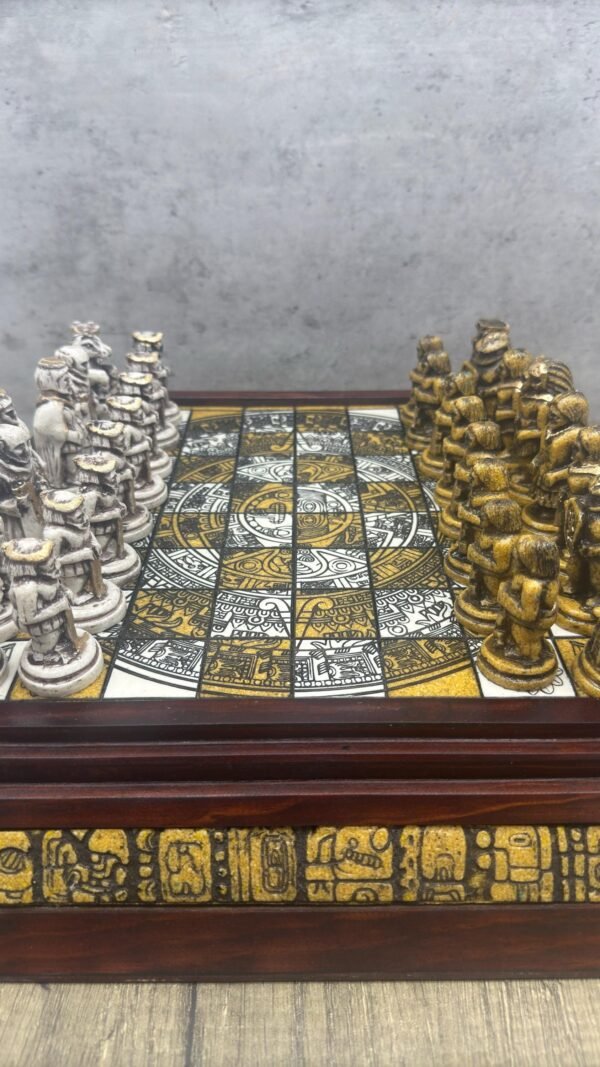 Chess set, Resin Chess set in green and white, Mexican chess, Chess set handmade, Soviet chess set, Wooden chess - Image 9