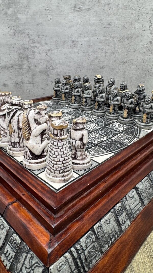 Chess set, Resin Chess set in green and white, Mexican chess, Chess set handmade, Soviet chess set, Wooden chess - Image 8