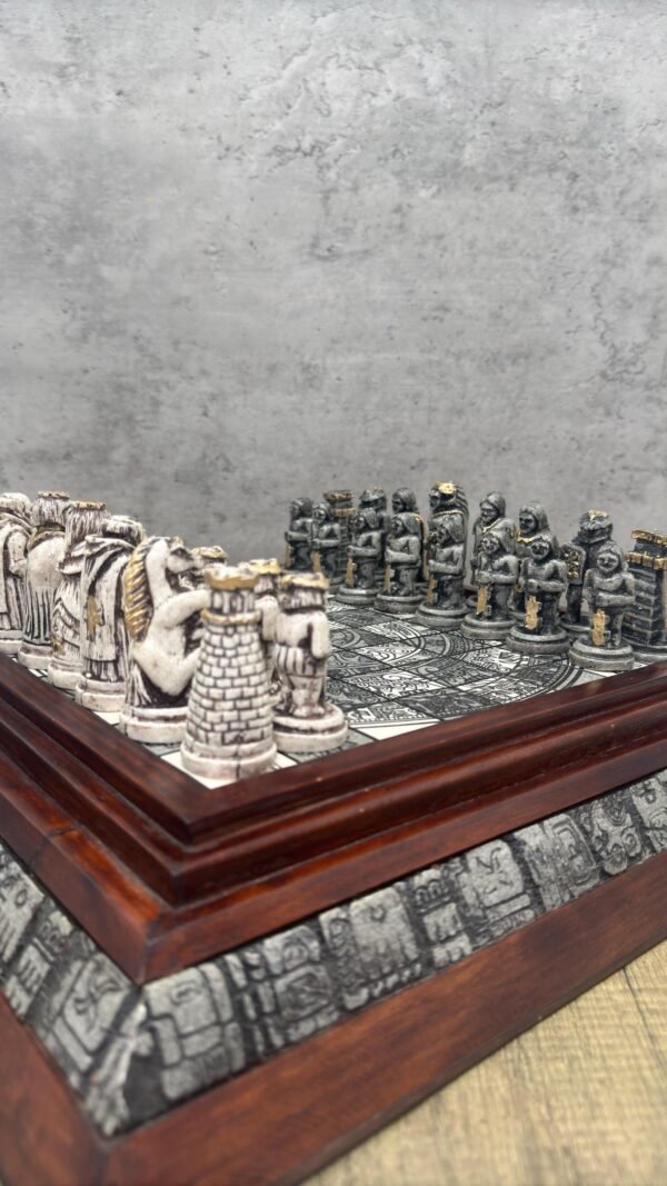 Chess set, Resin Chess set in green and white, Mexican chess, Chess set handmade, Soviet chess set, Wooden chess - Image 9