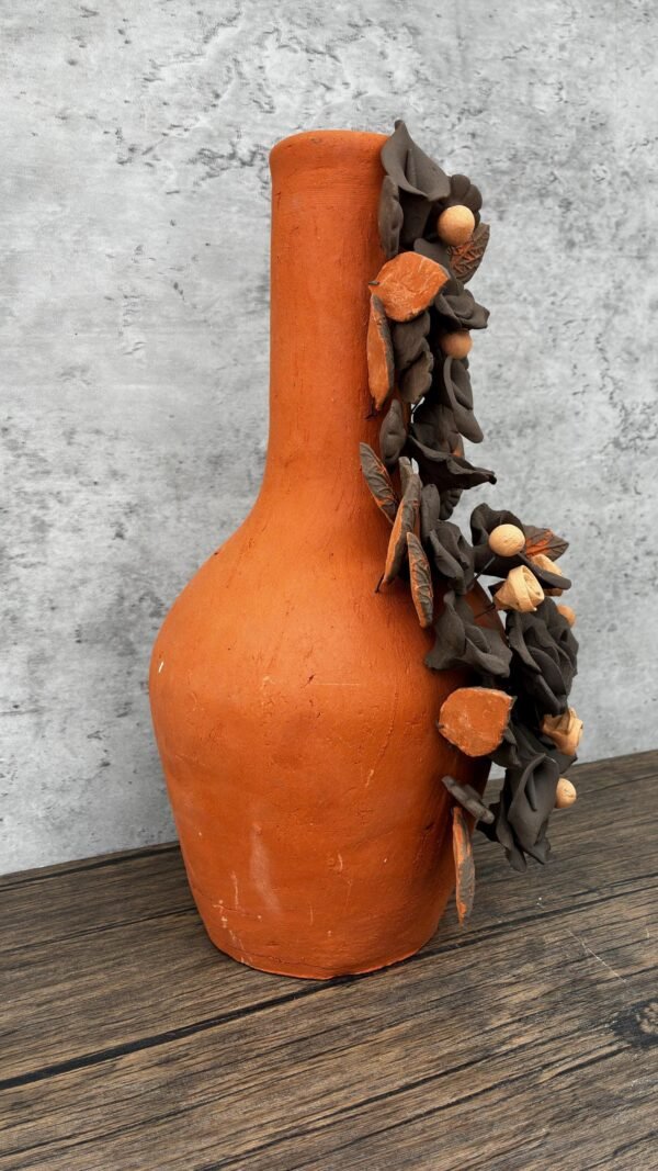 Handcrafted Oaxacan Clay Vase with Pastillaje Or Filigrana - Natural Clay Mexican Artistry, Decorative Home Accent, Unique Artisanal Piece - Image 2
